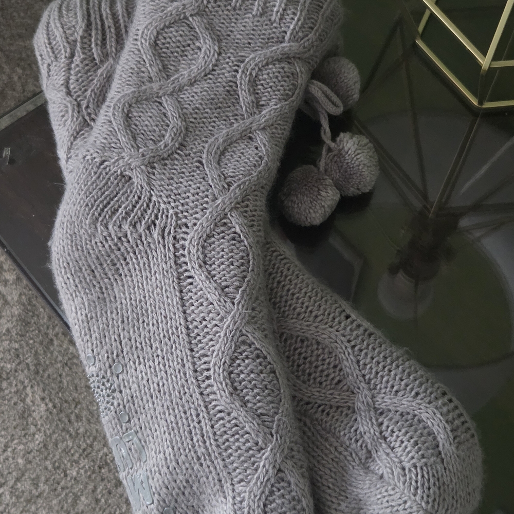 Muk Luks Gray Cable Knit Socks